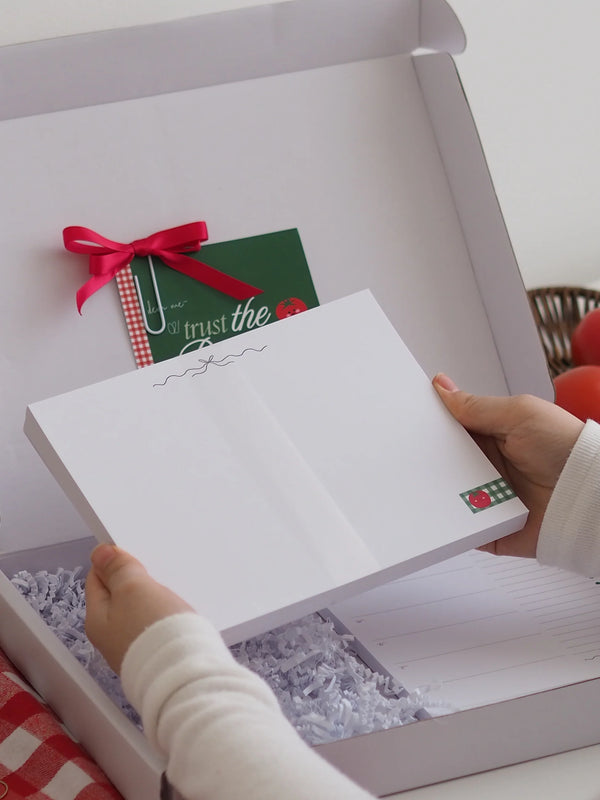 Karteikarten A5 Tomate im 50er-Set, aus einem Paket genommen