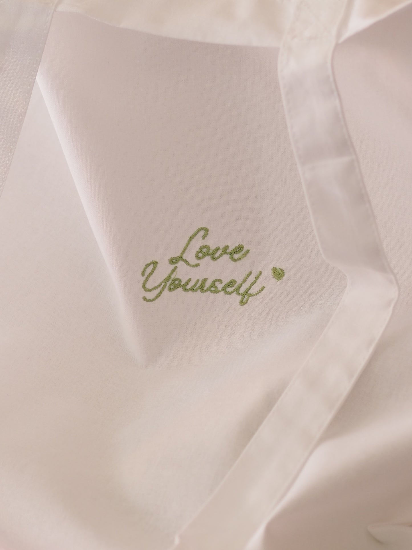 Tragebeutel mit Stickmotiv | Love yourself | in 3 verschiedenen Farben